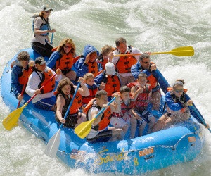 how many rafters can fit in a raft when rafting the American river