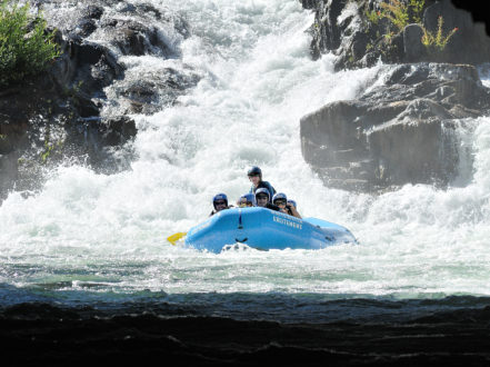 rafters in rapid on middle for american river